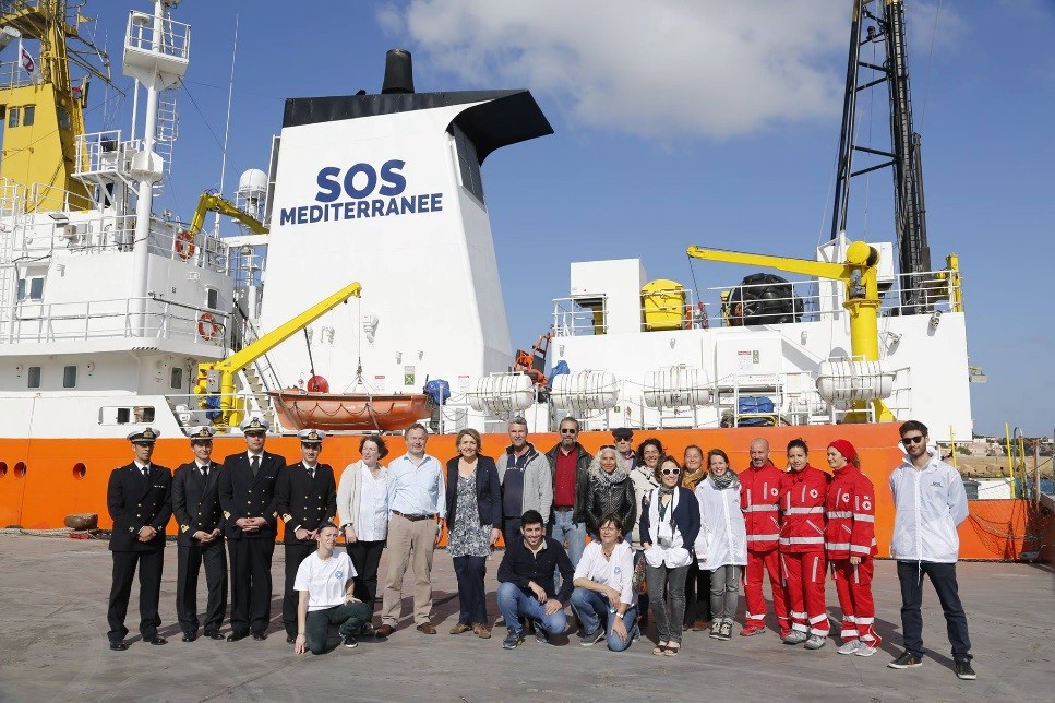 Azize Tank im Einsatz für Flüchtlinge auf dem Rettungsschiff „Aquarius“ für SOS Méditerranée